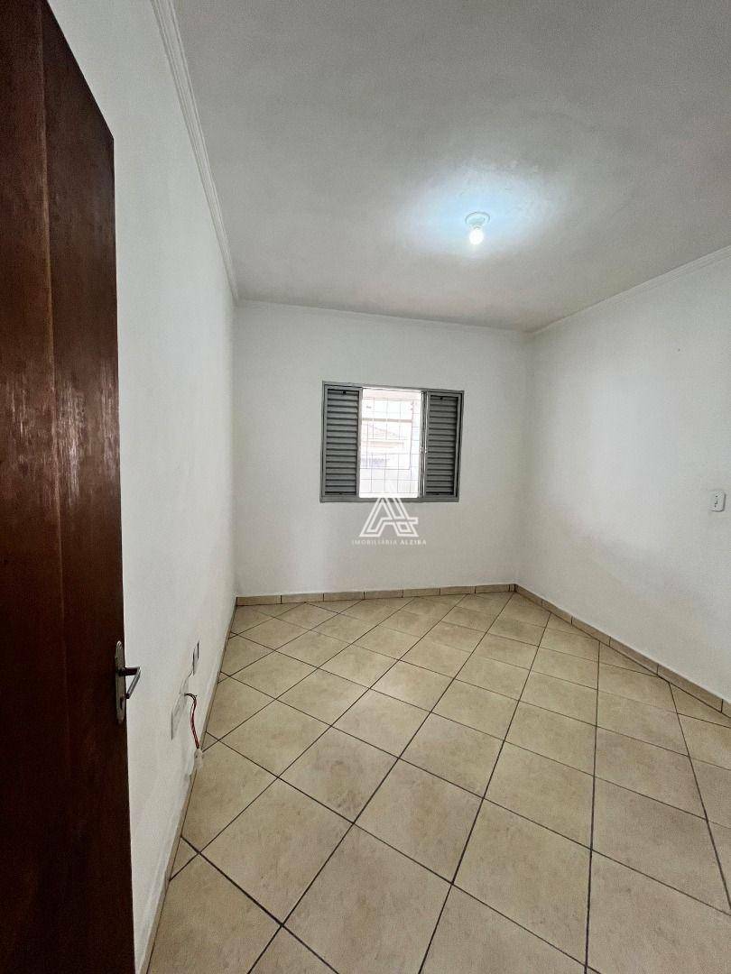 Casa para alugar com 6 quartos, 200m² - Foto 55