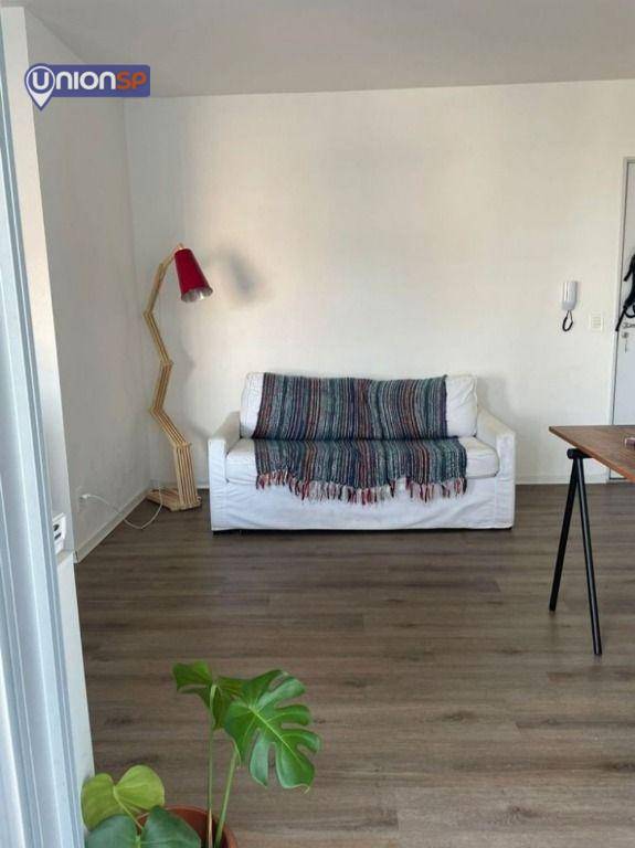 Apartamento à venda com 1 quarto, 34m² - Foto 2