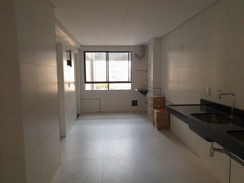 Apartamento à venda com 4 quartos, 200m² - Foto 18