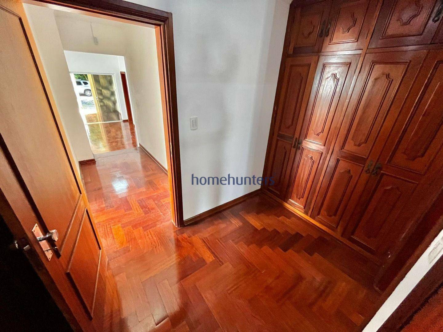 Casa para alugar com 5 quartos, 328m² - Foto 24