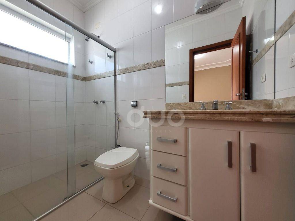 Casa de Condomínio para alugar com 4 quartos, 258m² - Foto 26