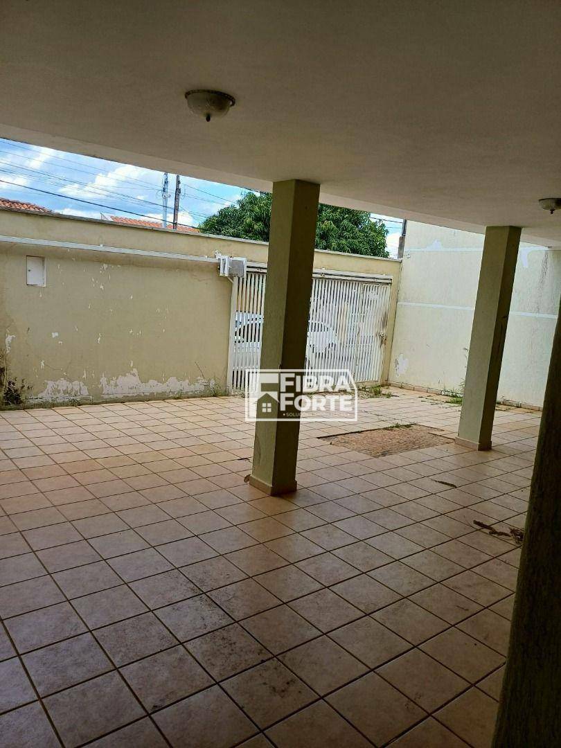 Casa à venda com 3 quartos, 210m² - Foto 3