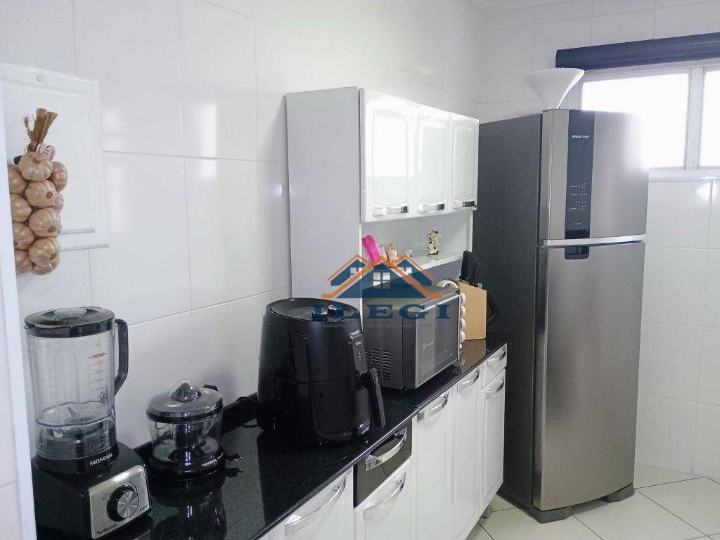 Apartamento à venda com 3 quartos, 70m² - Foto 7