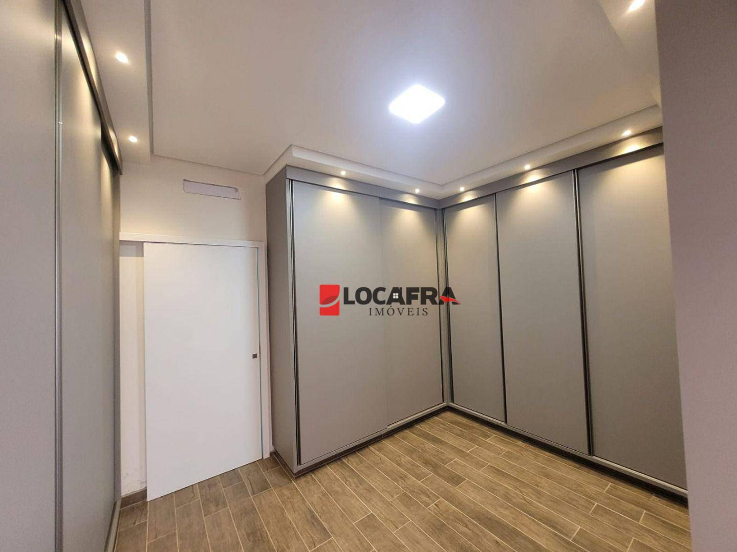 Casa de Condomínio à venda com 4 quartos, 378m² - Foto 15