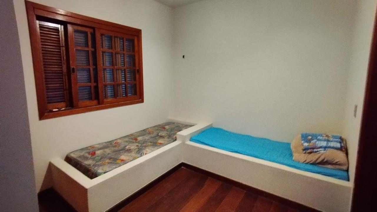 Casa de Condomínio à venda com 4 quartos, 400m² - Foto 9