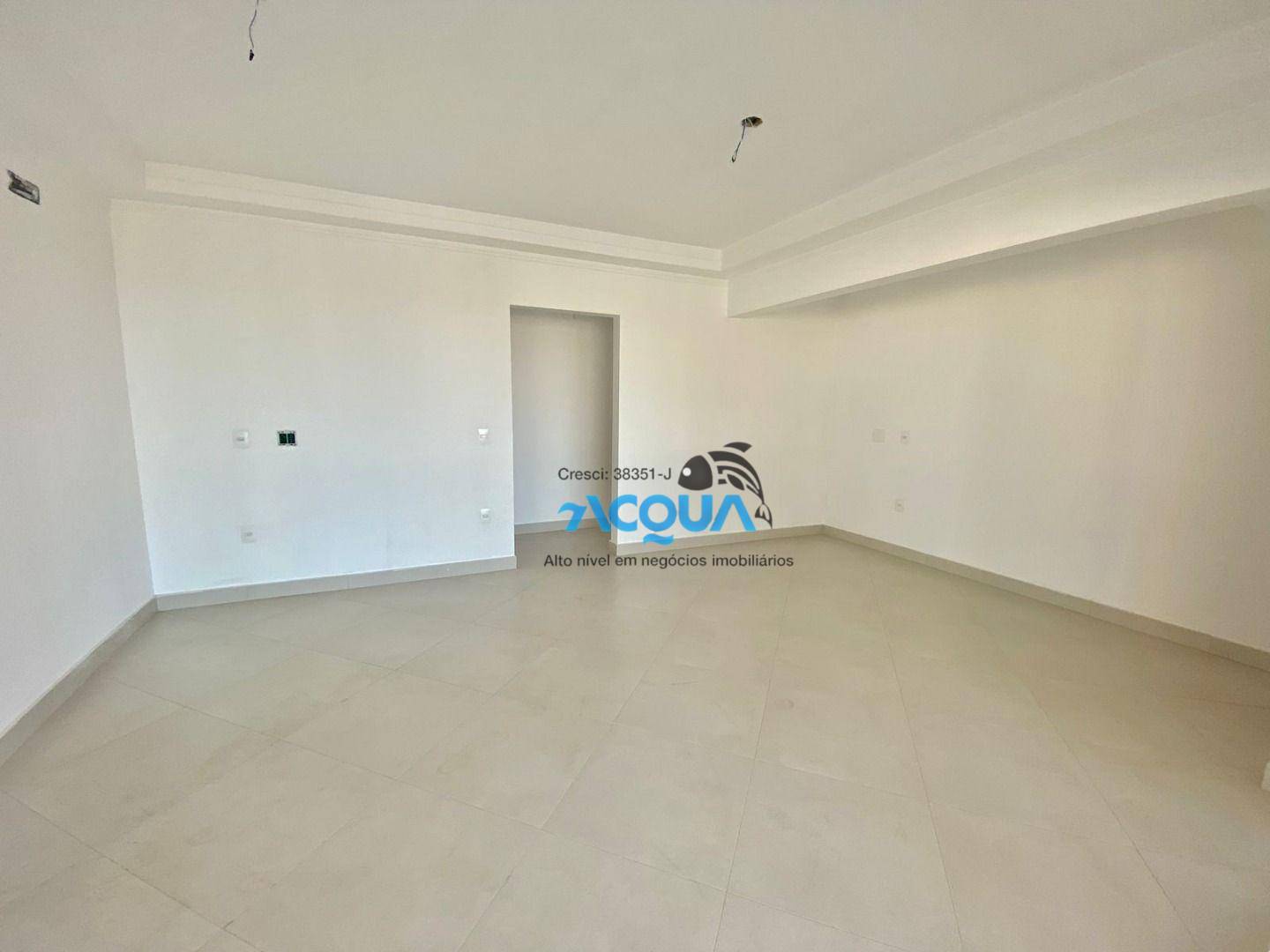 Apartamento à venda com 3 quartos, 110m² - Foto 2