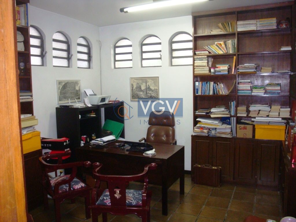 Casa à venda e aluguel com 5 quartos, 400m² - Foto 1