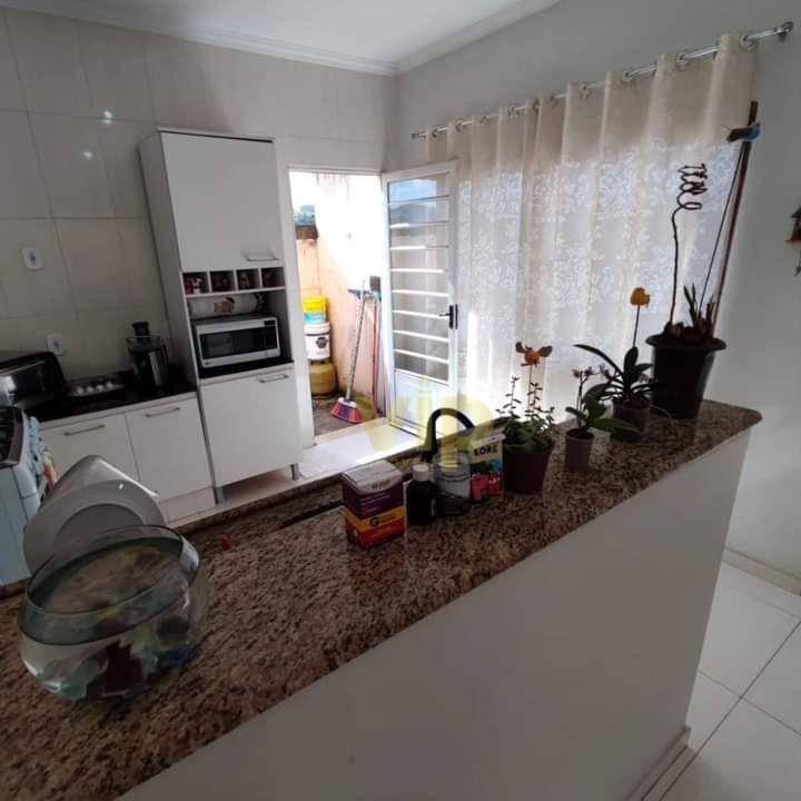 Casa à venda com 2 quartos, 77m² - Foto 6