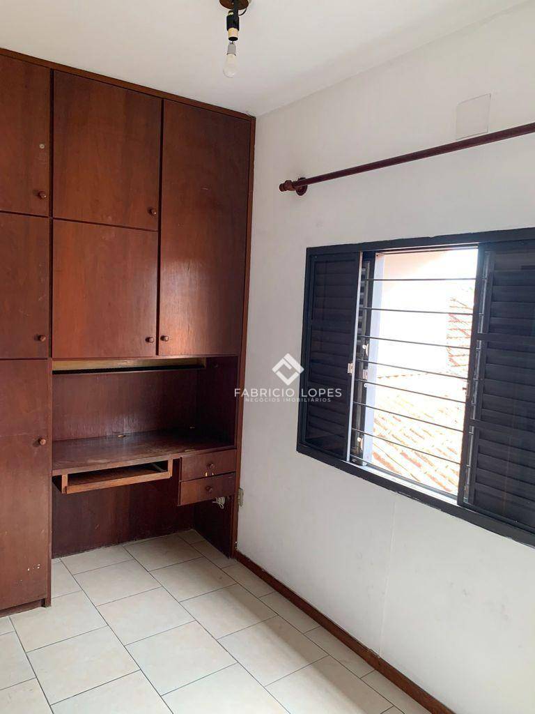 Casa para alugar com 3 quartos, 168m² - Foto 9