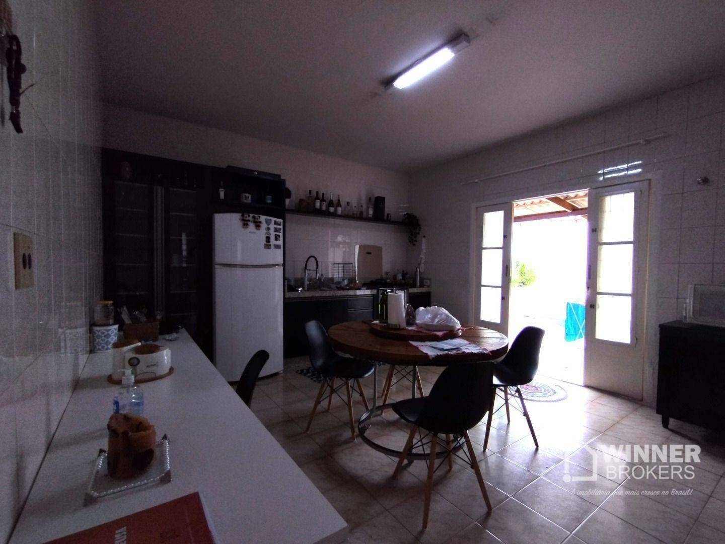 Casa à venda com 3 quartos, 243m² - Foto 15