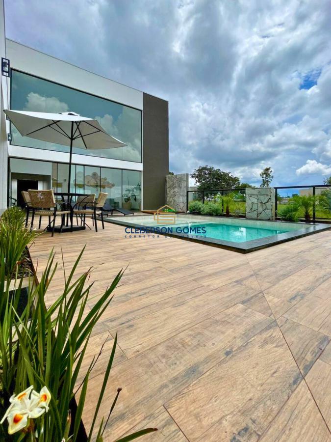 Casa à venda com 4 quartos, 469m² - Foto 1