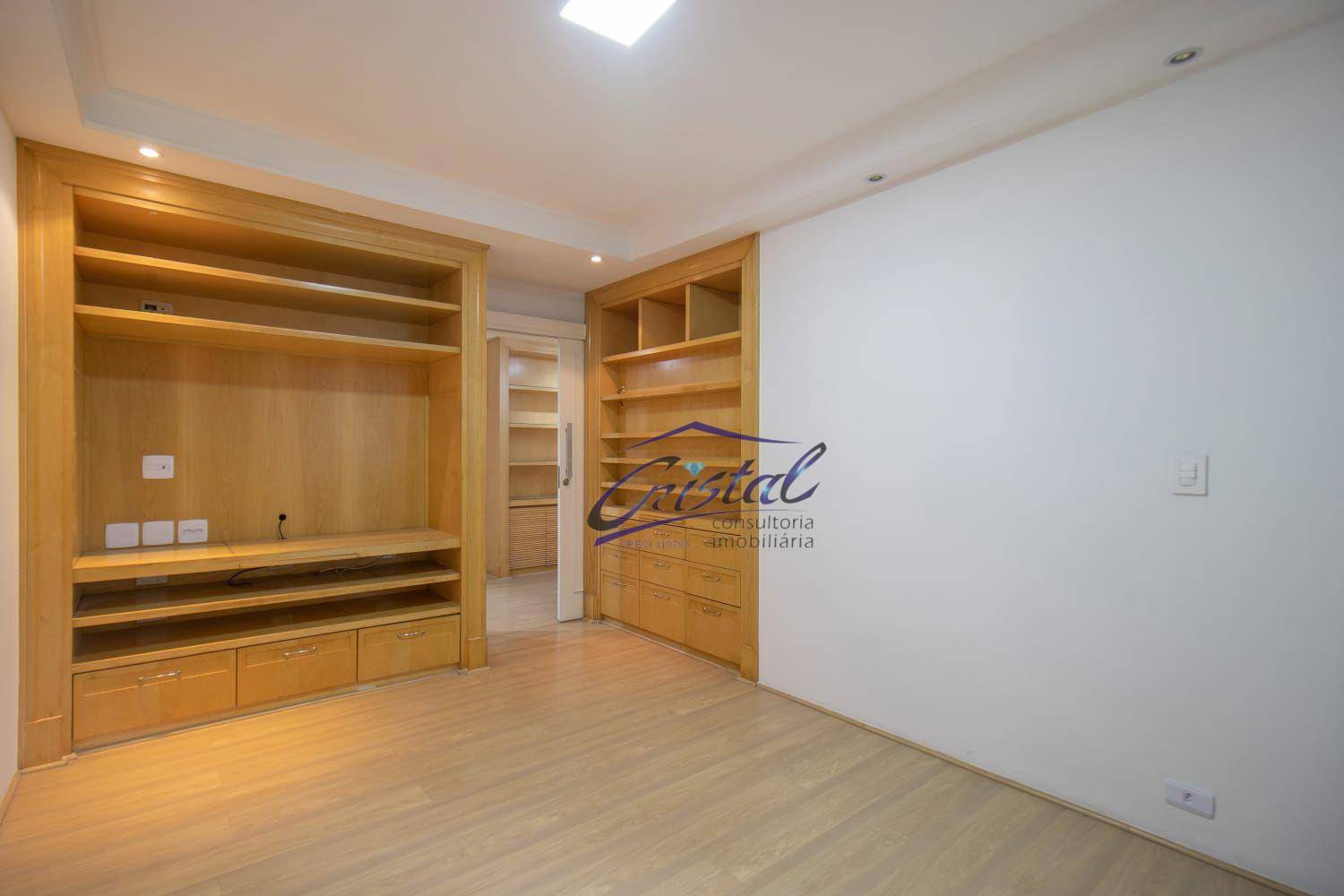 Apartamento à venda com 3 quartos, 220m² - Foto 46