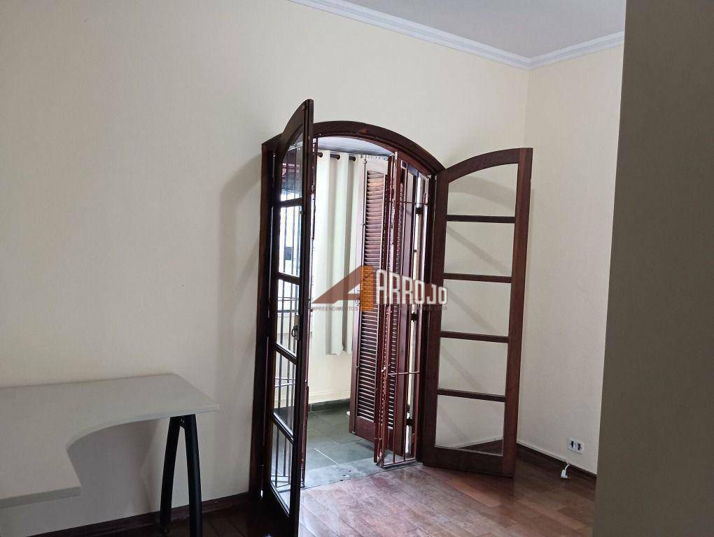 Sobrado à venda com 3 quartos, 200m² - Foto 3