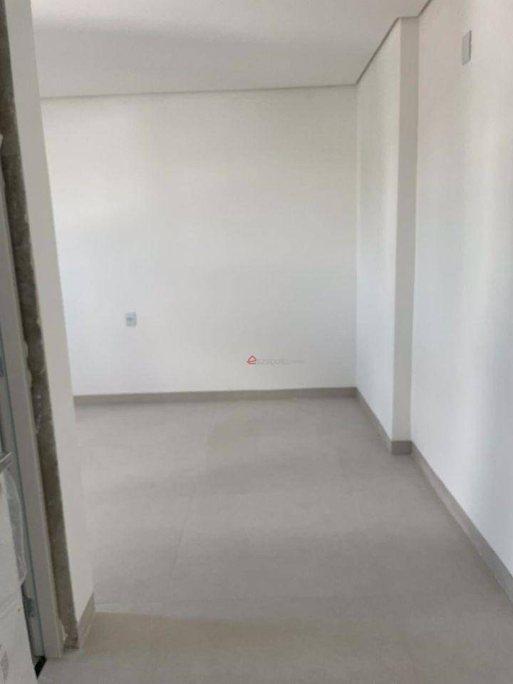 Apartamento à venda com 2 quartos, 141m² - Foto 4