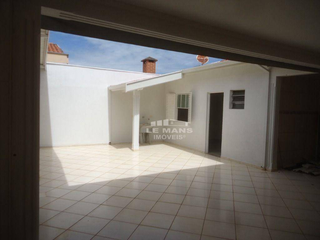 Casa à venda com 2 quartos, 117m² - Foto 3