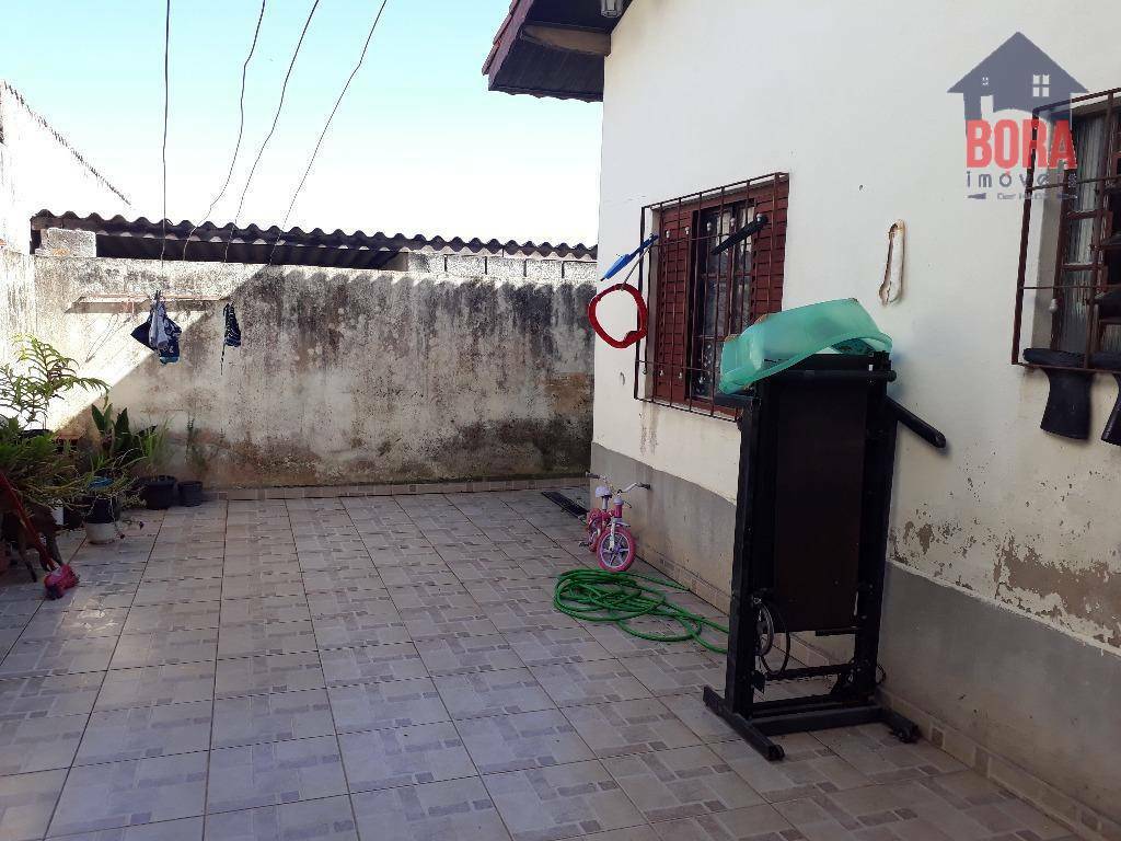 Casa à venda com 3 quartos, 200m² - Foto 12