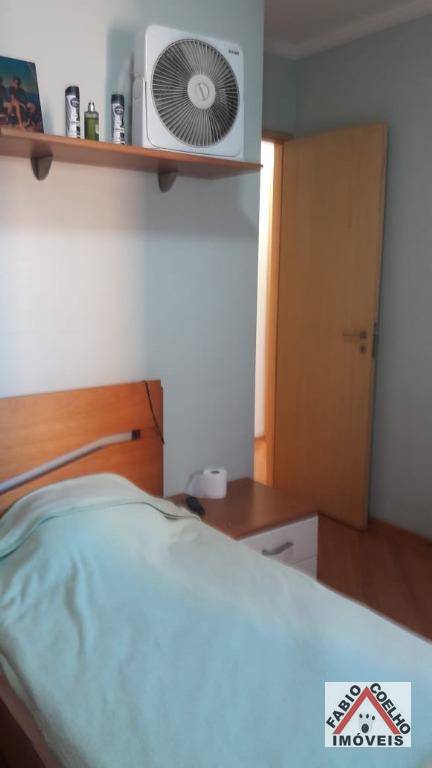 Apartamento à venda com 3 quartos, 75m² - Foto 20