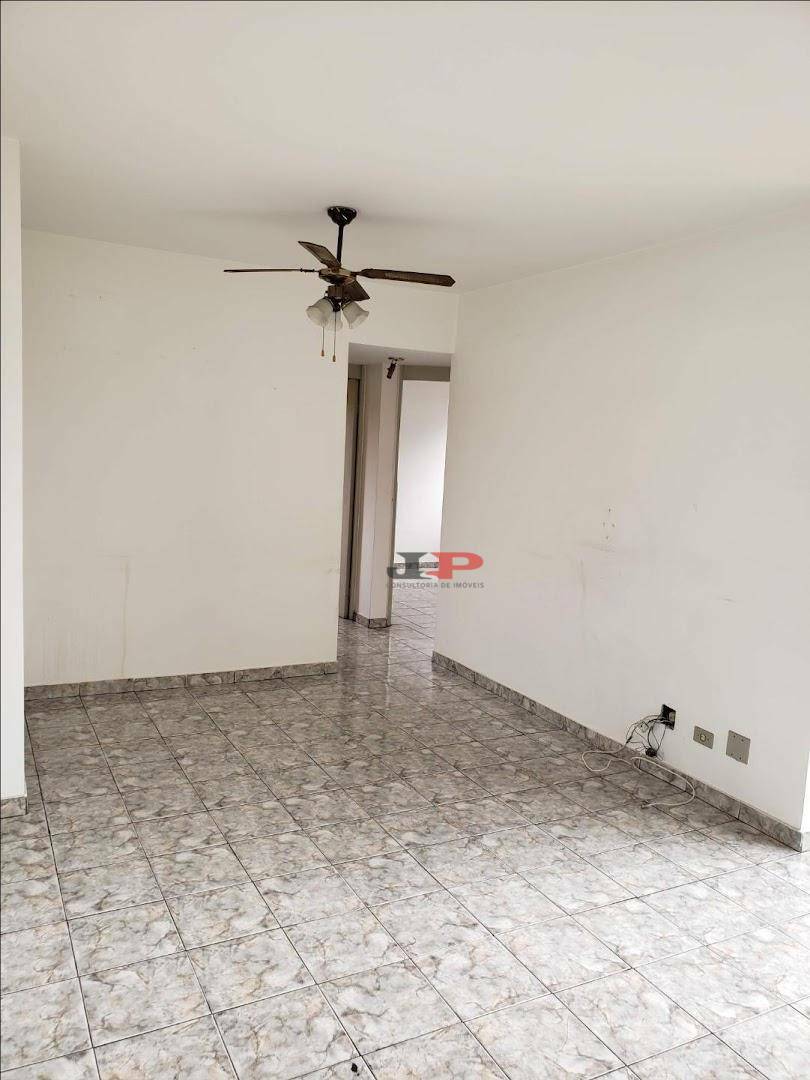 Apartamento à venda com 3 quartos, 72m² - Foto 2