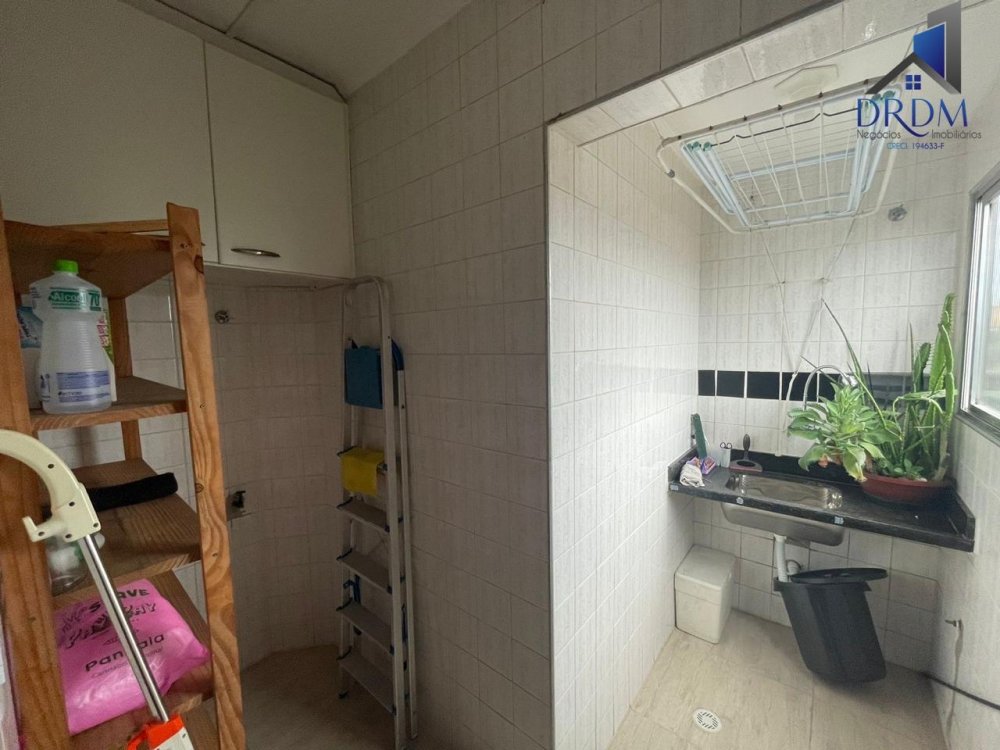 Apartamento à venda com 2 quartos, 70m² - Foto 4