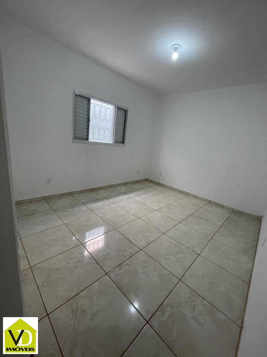 Casa à venda com 2 quartos, 56m² - Foto 12