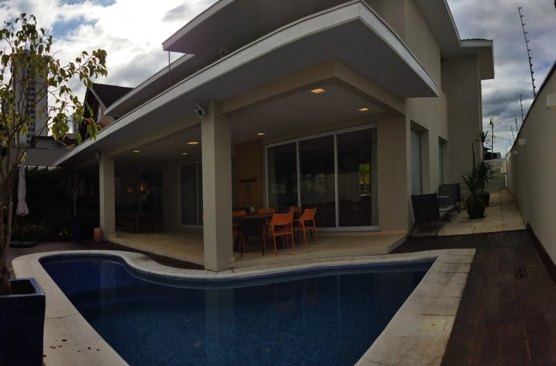 Casa de Condomínio à venda com 4 quartos, 463m² - Foto 1