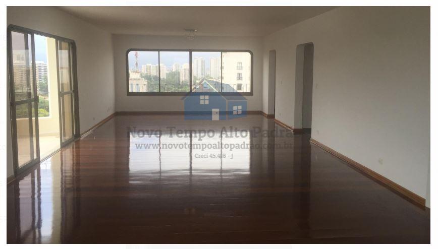 Sobrado à venda com 6 quartos, 647m² - Foto 2