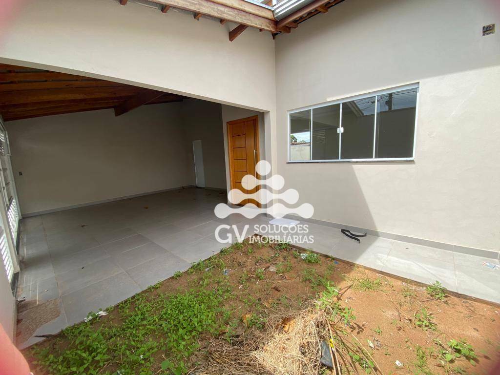 Casa à venda com 3 quartos, 78m² - Foto 1