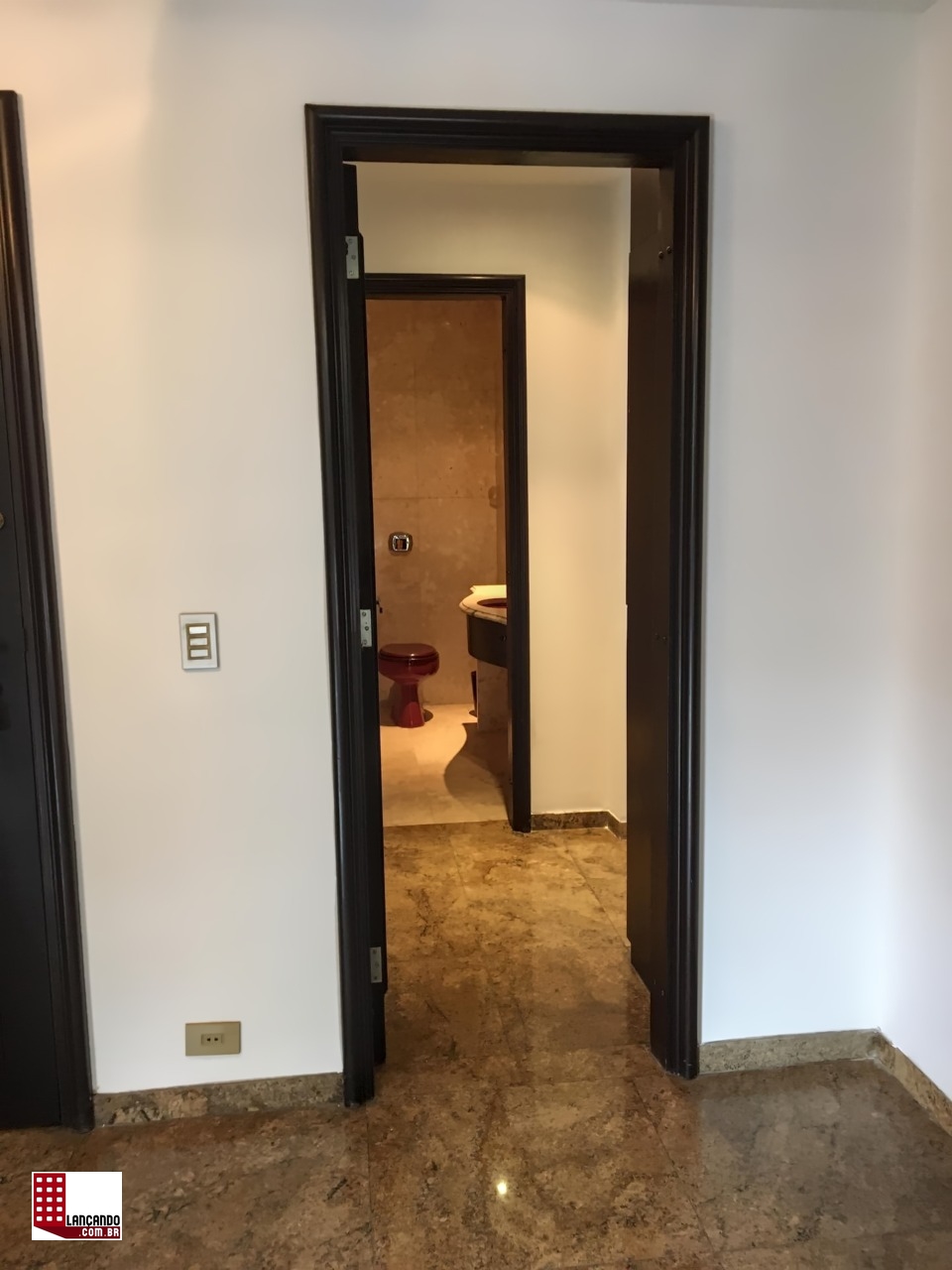 Apartamento à venda com 4 quartos, 260m² - Foto 2