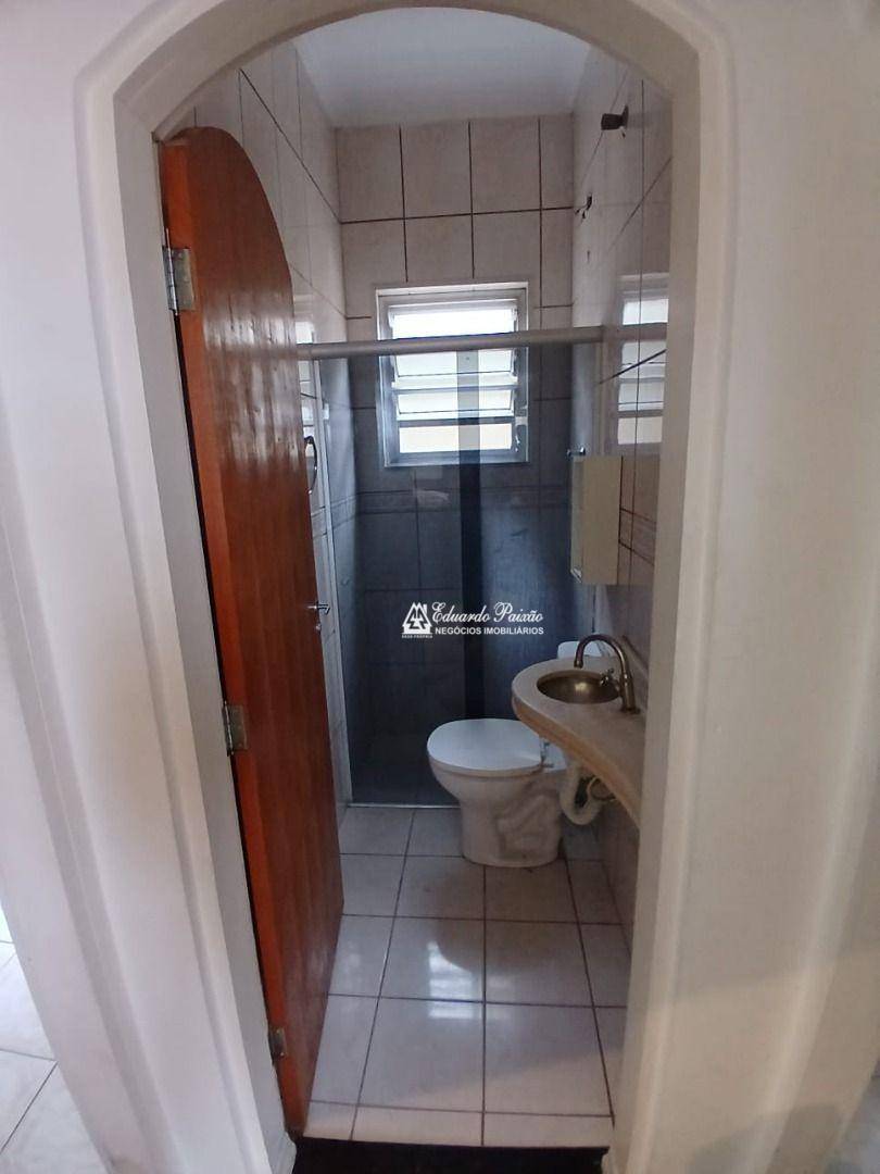 Casa para alugar com 4 quartos, 130m² - Foto 8