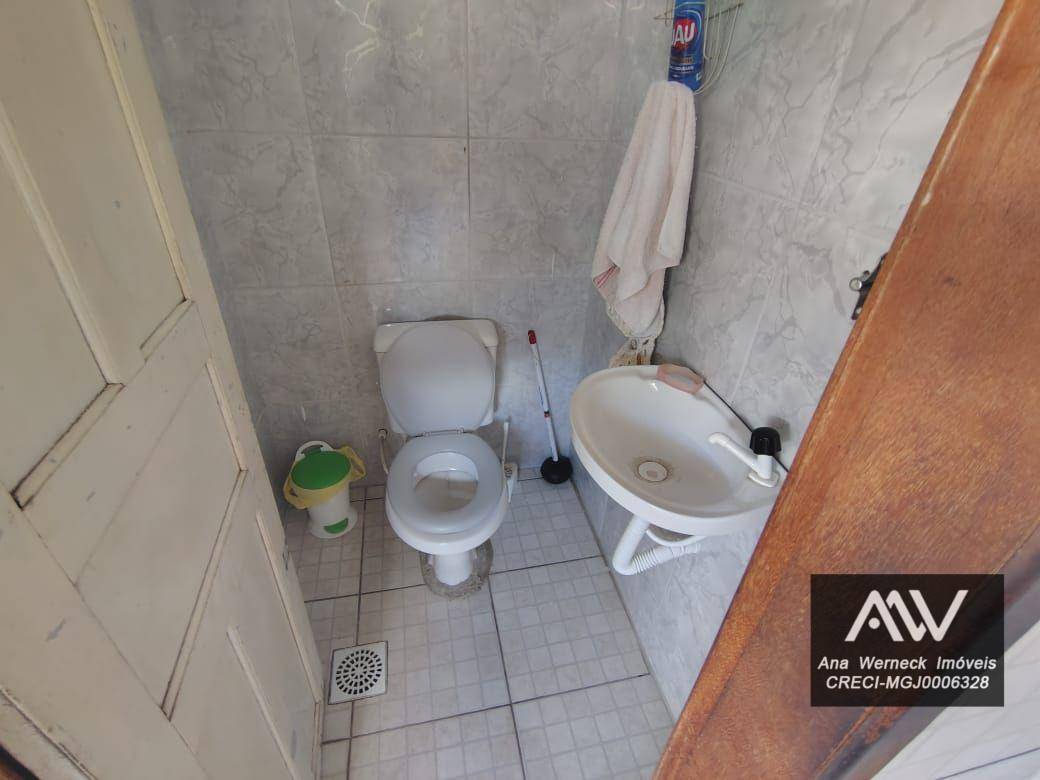 Casa à venda com 8 quartos, 220m² - Foto 15