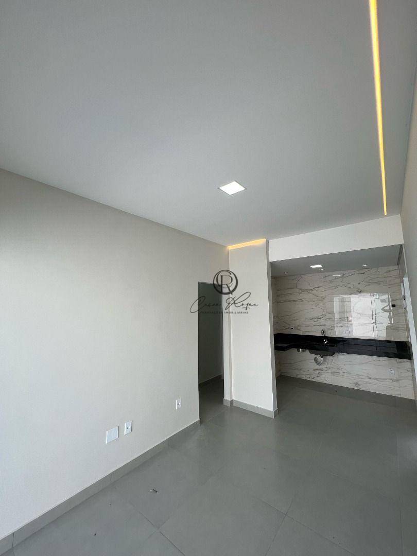 Casa à venda com 2 quartos, 58m² - Foto 4