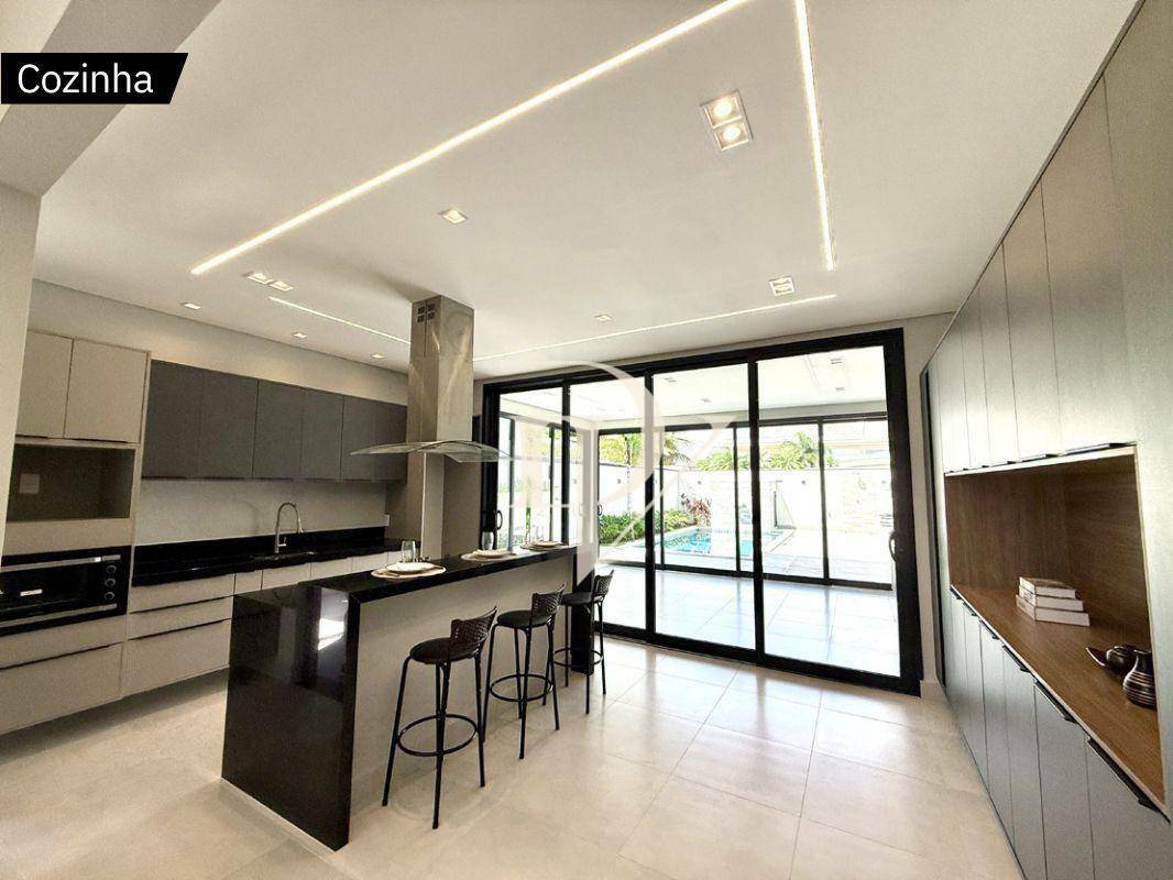 Casa de Condomínio à venda com 4 quartos, 261m² - Foto 8