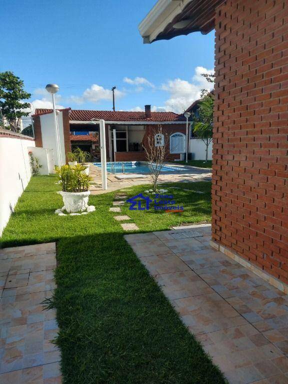 Casa à venda com 3 quartos, 232m² - Foto 14