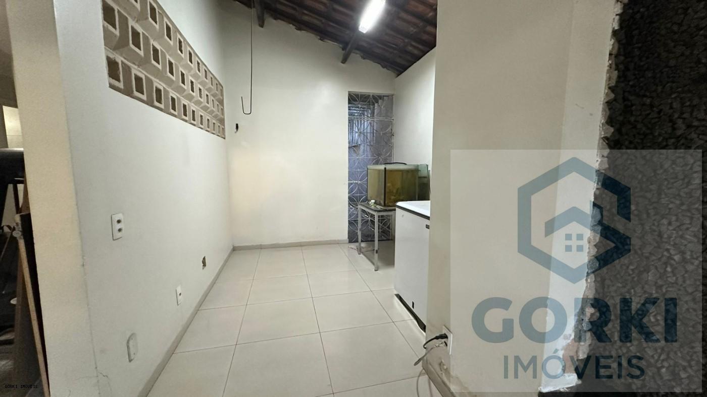 Casa à venda com 4 quartos, 128m² - Foto 13