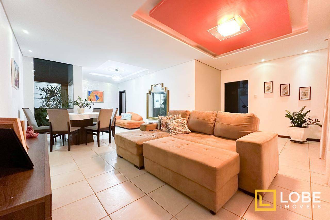 Casa à venda com 4 quartos, 198m² - Foto 12