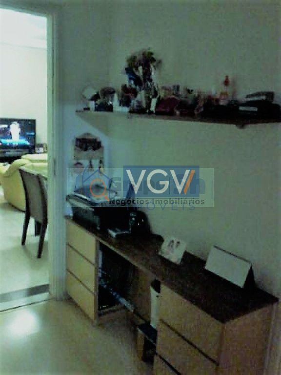 Apartamento à venda com 3 quartos, 94m² - Foto 1