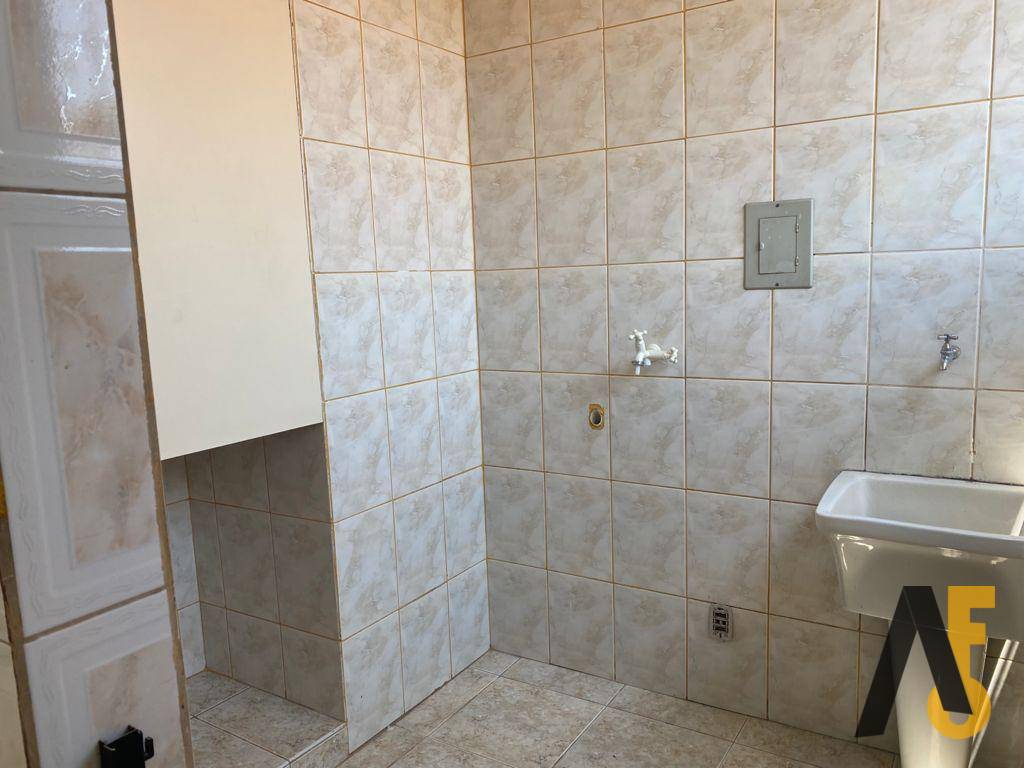 Apartamento à venda com 2 quartos, 72m² - Foto 2