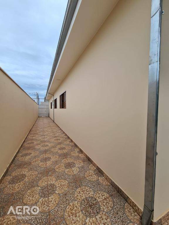 Casa de Condomínio à venda com 3 quartos, 270m² - Foto 2