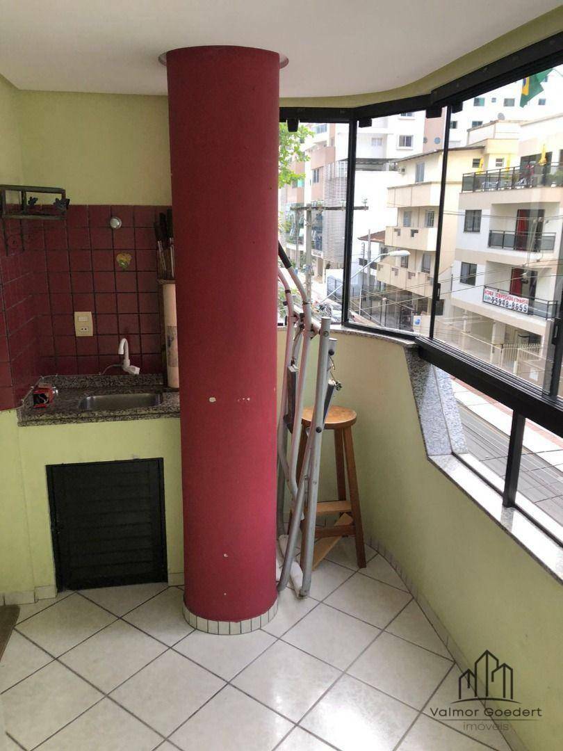 Apartamento para alugar com 2 quartos, 100m² - Foto 8