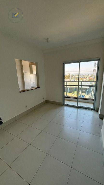 Apartamento para alugar com 3 quartos, 63m² - Foto 2