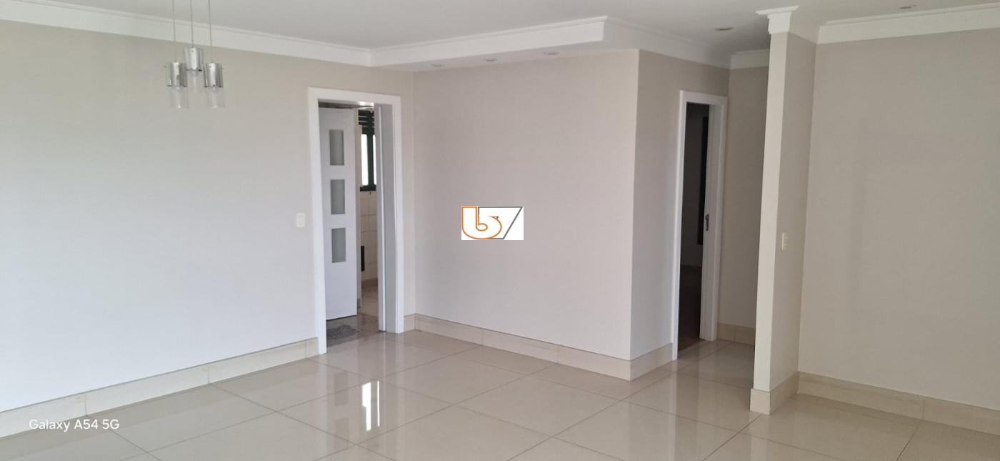 Apartamento para alugar com 3 quartos, 90m² - Foto 4