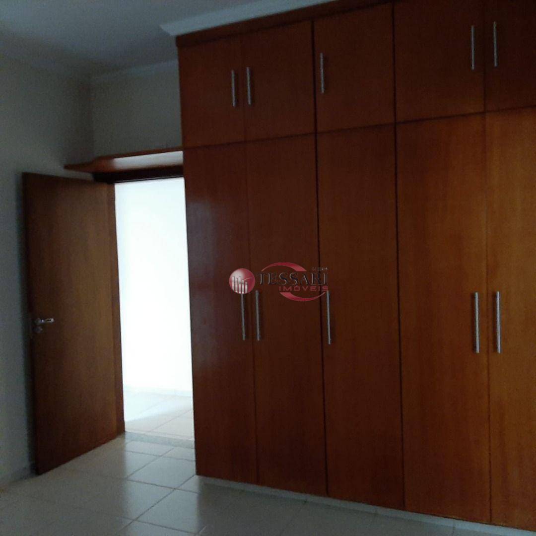 Casa à venda com 3 quartos, 216m² - Foto 18