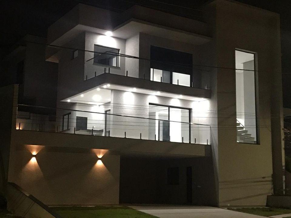 Casa de Condomínio à venda com 3 quartos, 254m² - Foto 1