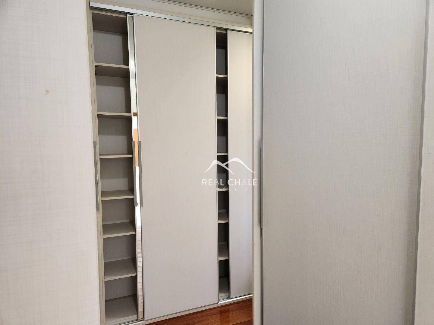 Casa de Condomínio à venda com 4 quartos, 475m² - Foto 10