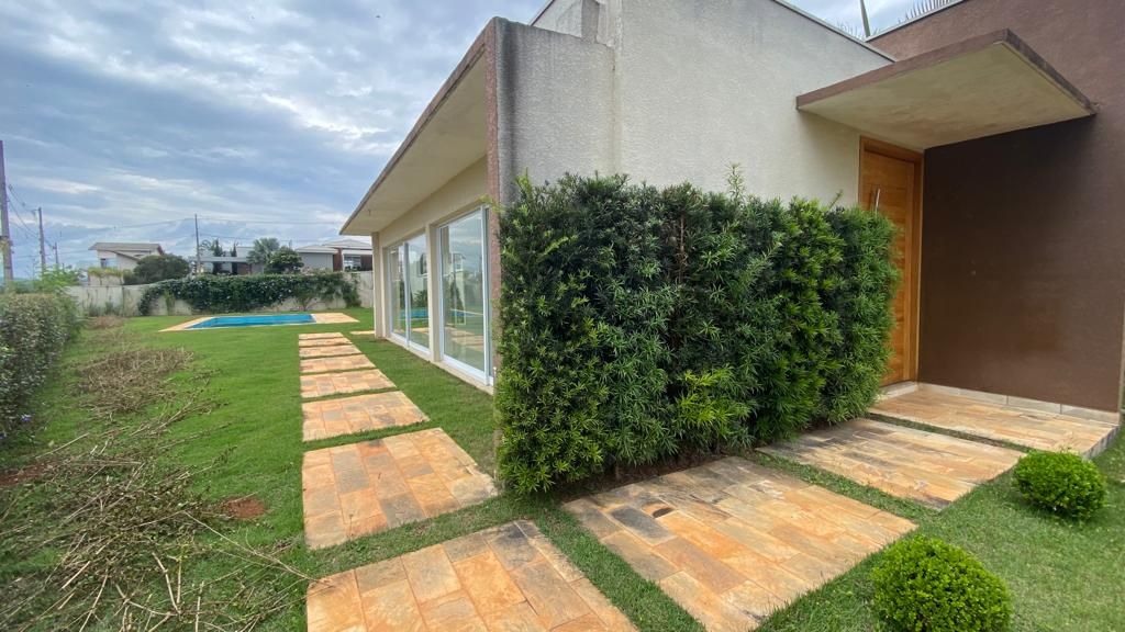 Casa à venda com 3 quartos, 300m² - Foto 3