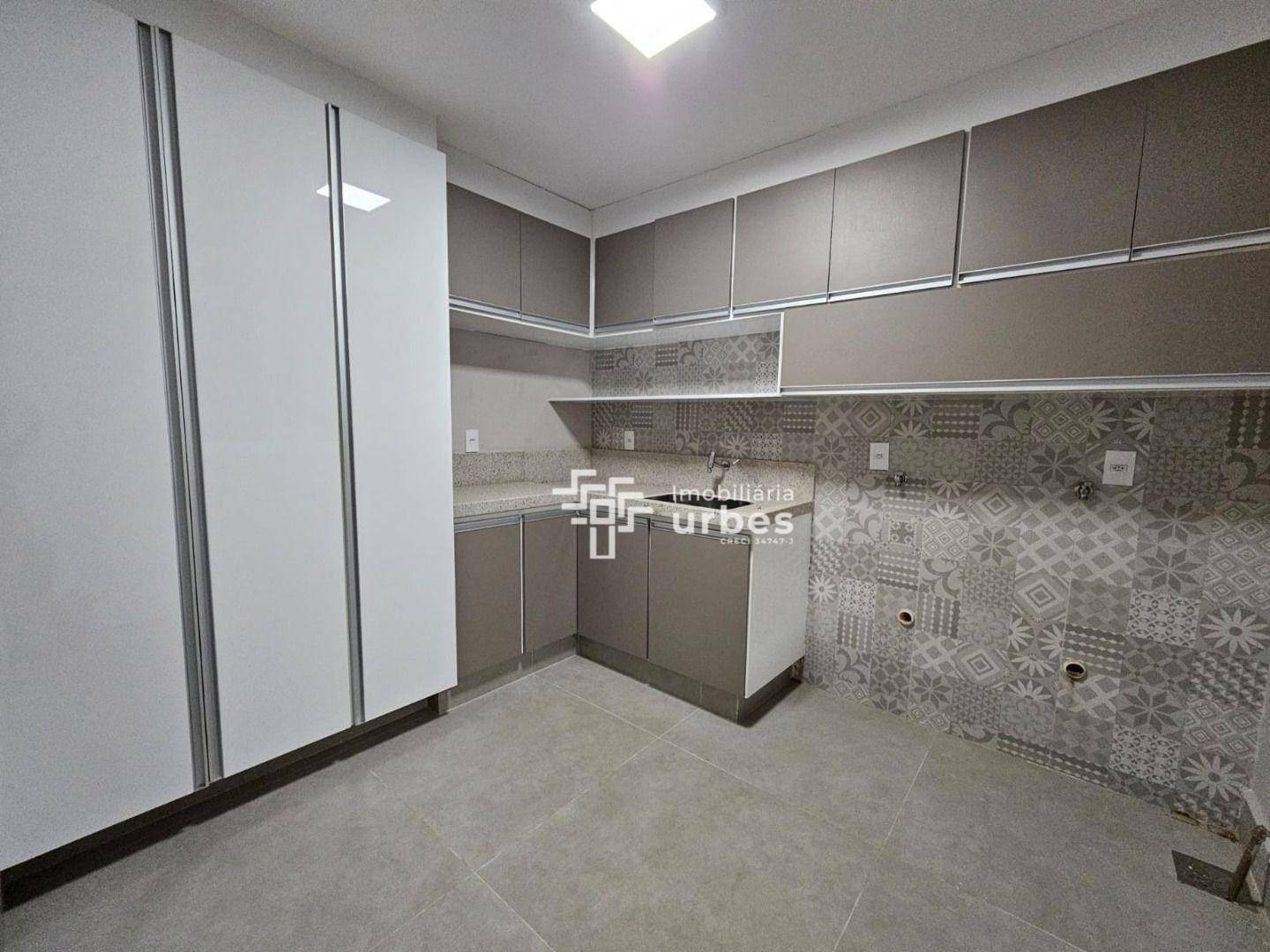 Casa à venda com 4 quartos, 220m² - Foto 6