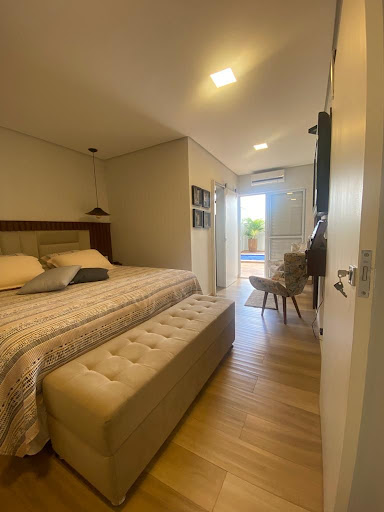 Casa à venda com 3 quartos, 230m² - Foto 1