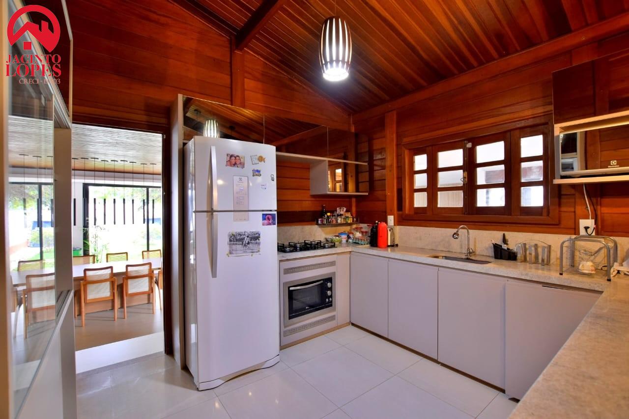 Casa de Condomínio à venda com 3 quartos, 300m² - Foto 29