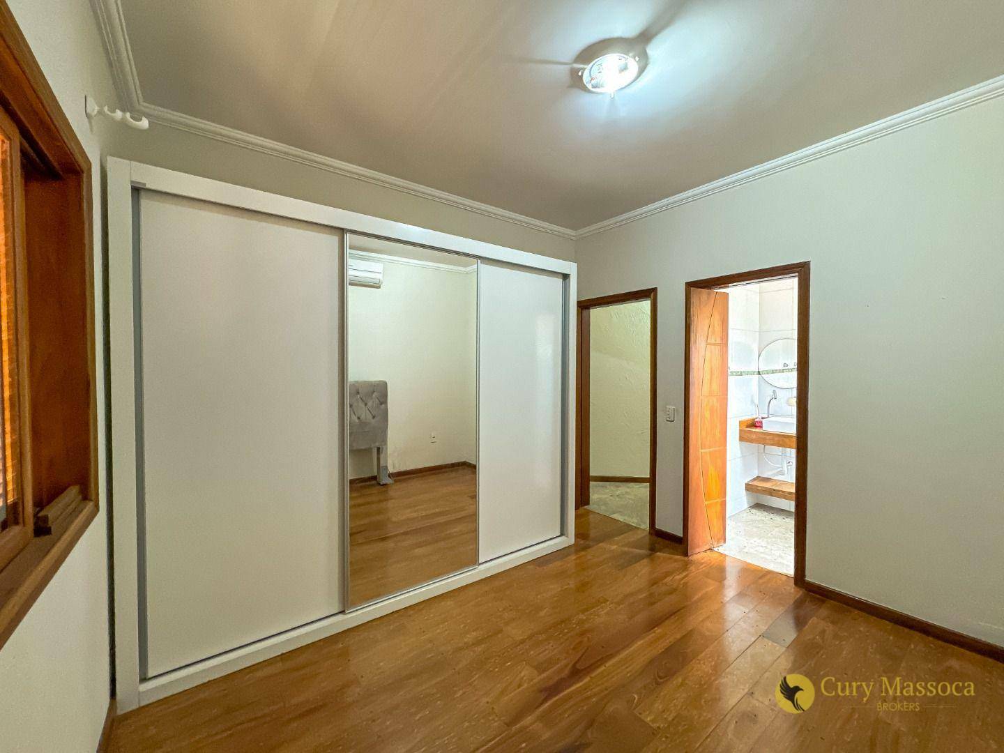 Casa de Condomínio à venda com 4 quartos, 680m² - Foto 35