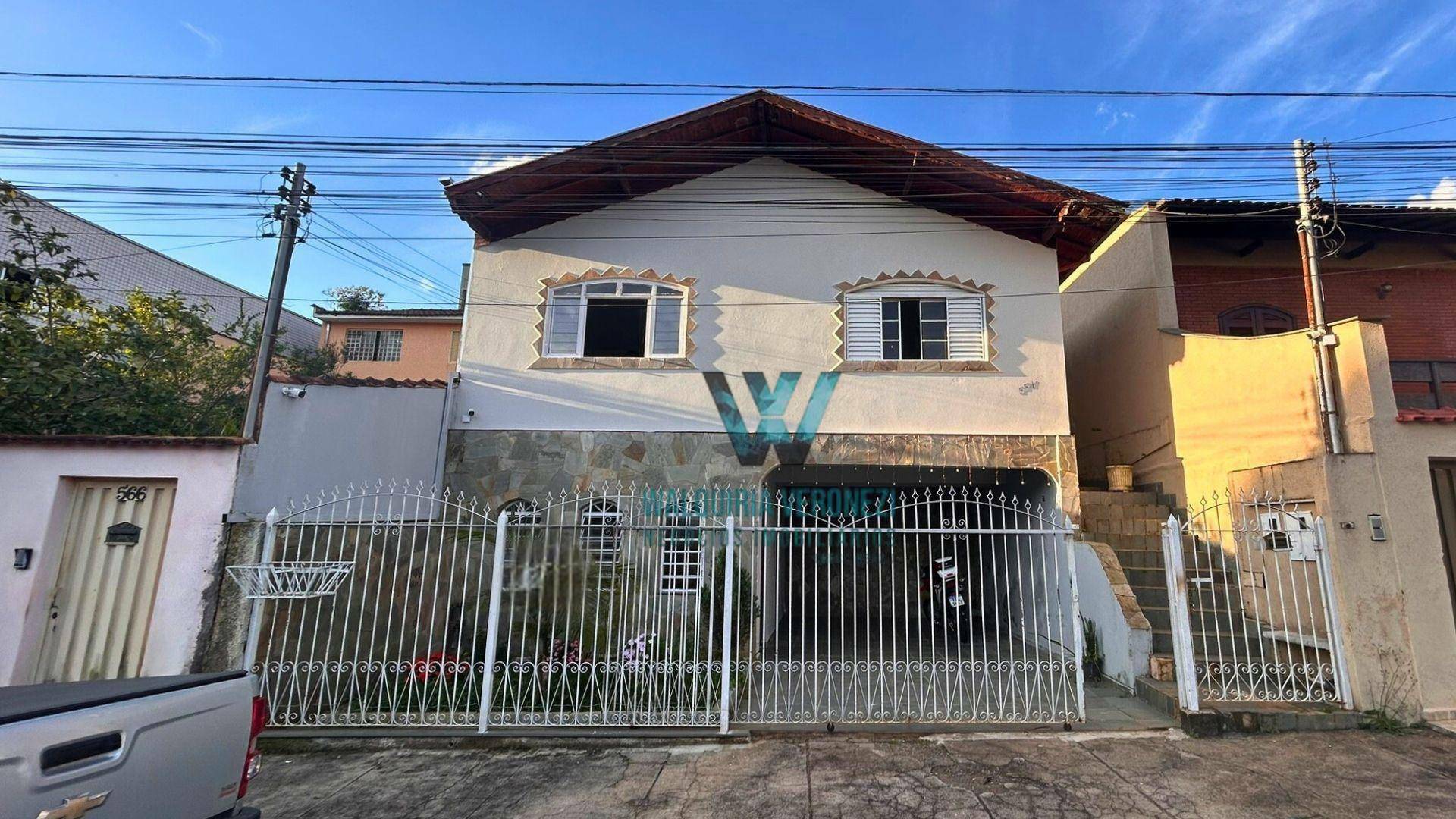 Casa à venda com 3 quartos, 200m² - Foto 2